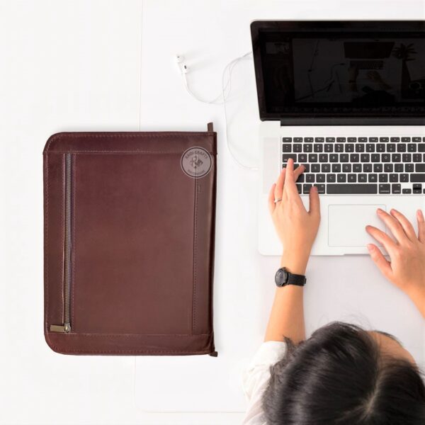 Professional Padfolio / Portfolio - Zippered - Image 3
